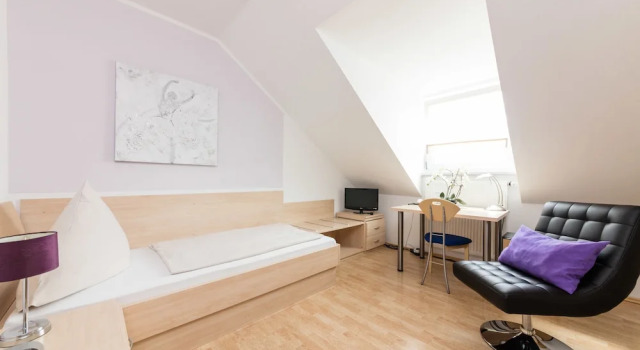 Hotel Bavaria Garni, Rezerwuj Hotel Dingolfing Lower Bavaria