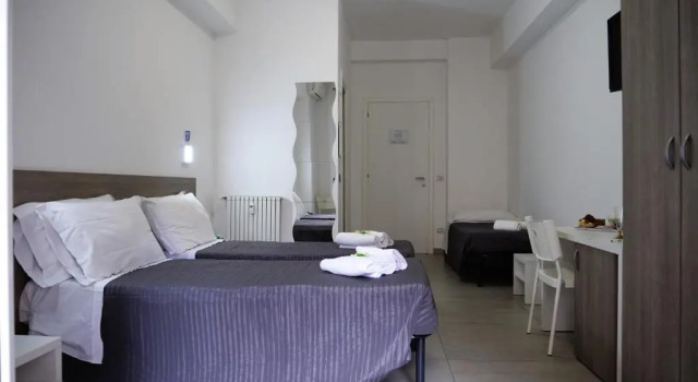 Трёхместный номер Standard с балконом Tiburtina Royal Suites