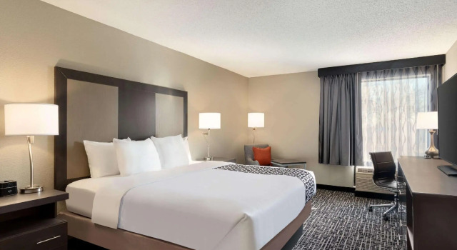 Двухместный номер Standard La Quinta Inn & Suites by Wyndham St Louis Route 66