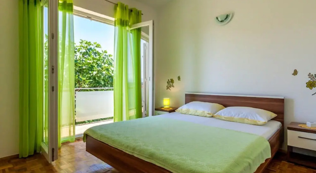 Balmy Apartment in Malinska Near Sea, Забронировать Апартаменты/квартира Отели Малинска с парковкой, Парковка