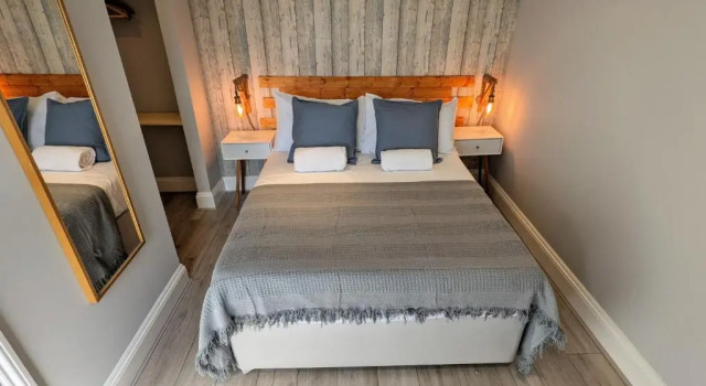 INNit Rooms - SaltWater Guest House, Забронировать Гостевой дом Брайтон-энд-Хов 
