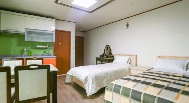 Семейный номер Standard с балконом Billions Motel