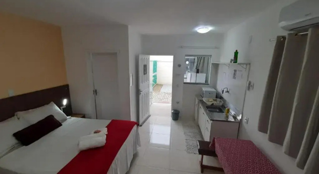 PENHAFLAT, STUDIO COMPLÉTO, C COZINHA E GARAGEM , A 700m do parque e 120m da praia, Забронировать Отель Пенья Санта-Катарина