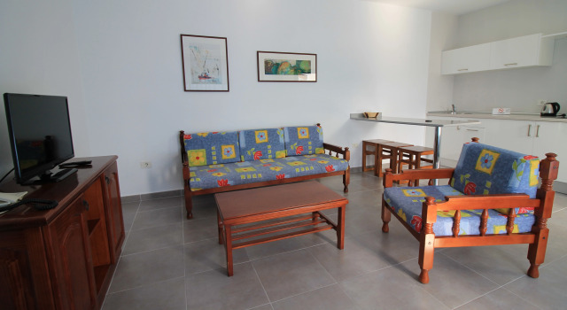 Apartamentos Elena, Забронировать Апартаменты/квартира Отели Пуэрто-дель-Кармен с бассейном, рядом с Playa El Barranquillo, Бассейн