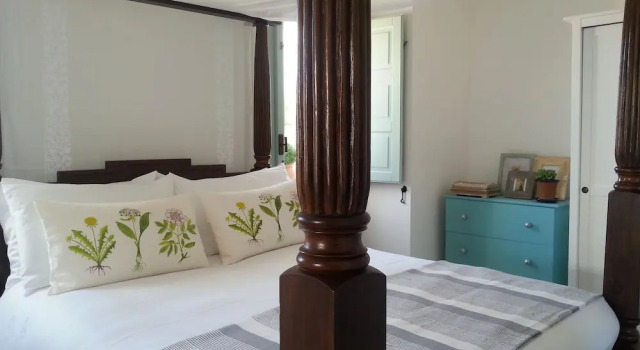 an old Olive Farm Offering Unique and Stylish Accommodation Full of Rustic Charm, Забронировать Фермерский дом Каровиньо Долина Итрии