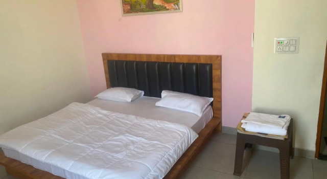 OYO 88411 Hotel Barry Love, Varaa Hotelli Sirsa Haryana