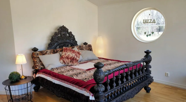 Charming 2-bed House at the Lake Close Gustavsfors, Book Hotel  