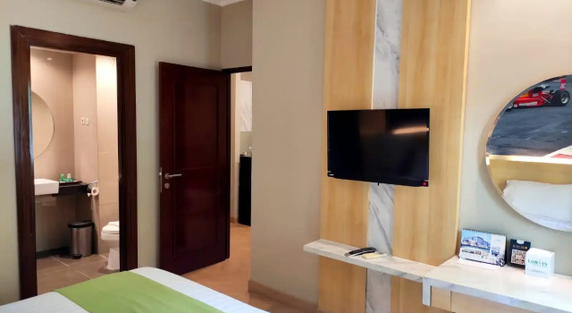 Suite junior Lorin Syariah Hotel Sentul