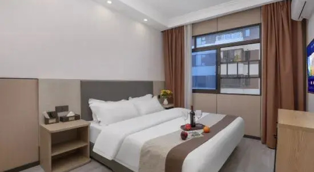 Люкс Guiyang Zhuyue Light House Hotel