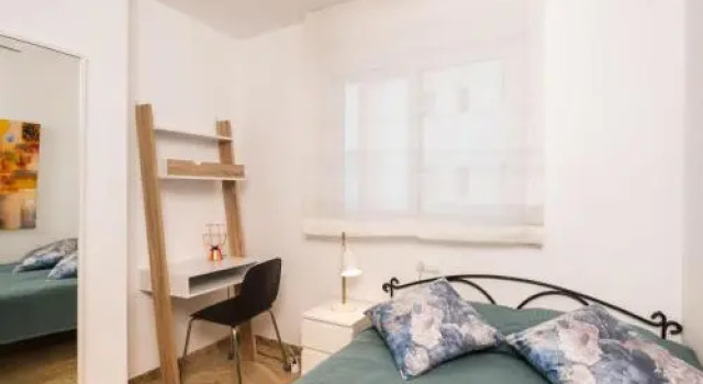 2 Bedroom Lovely Apartment In Estepona, Забронировать Апартаменты/квартира Отели Эстепона с парковкой, рядом с Палеонтологический музей, Парковка