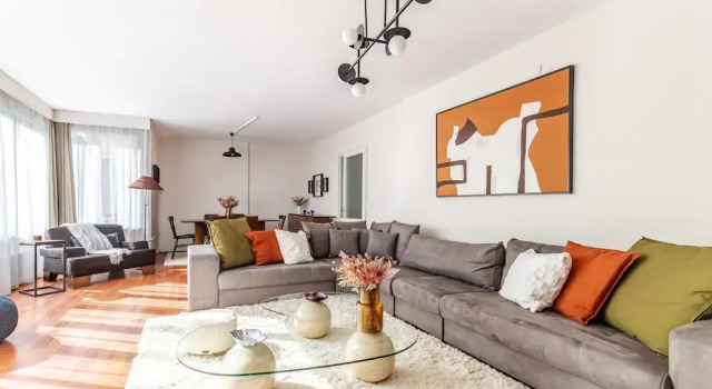 Апартаменты Spacious Flat w Balcony 3 min to Bagdat Ave
