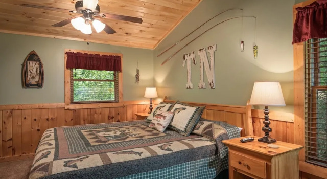 On Smoky Pond - 3 Br Cabin
