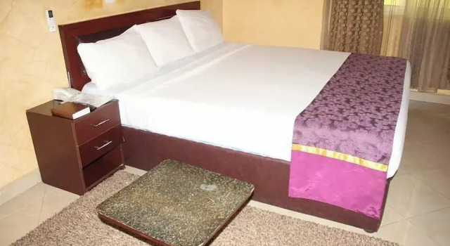 Номер Deluxe Bestway Luxury Suites