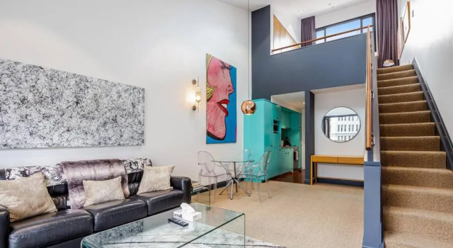 Апартаменты One-bedroom loft in Viaduct by Zodiak Stays