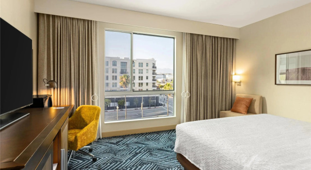 Номер Standard с видом на море Hampton Inn & Suites Los Angeles - Glendale