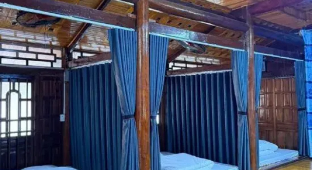 Кровать в общем номере Duong Dinh Hanh Homestay