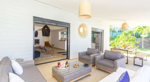 Villa Elysee, Book Villa Hotels in Saint-Paul with Parking, Parking