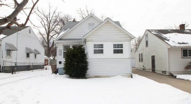 AutoManiac spot in the heart of Pontiac/3 beds 2 baths, Забронировать Дом для отпуска Виллы Понтиак, Вилла