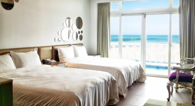 Четырёхместный номер Standard White House Hot Spring Beach Resort