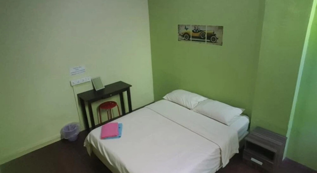 Chateau One - Hostel