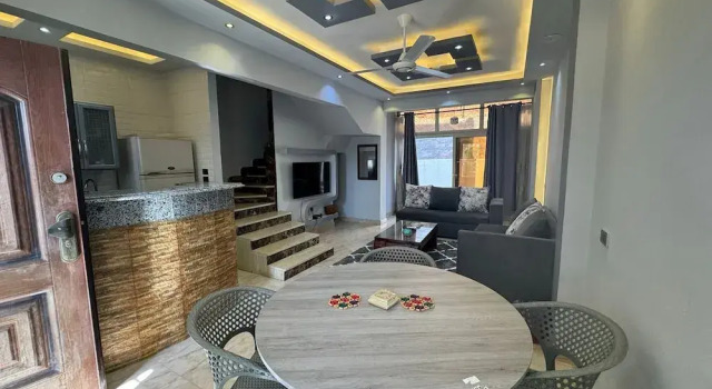 129 2BR Townhouse 2 Bath TV Backyard, Prenota Casa vacanze Cottage a Giza Governorate, Cottage