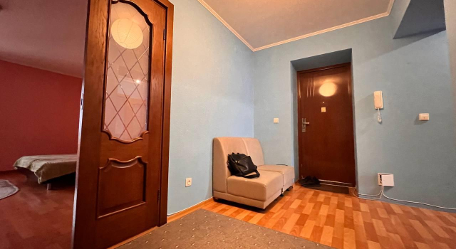 Voyage on Valeria Gnarovskaya Street, Prenota Appartamento Tjumen' 