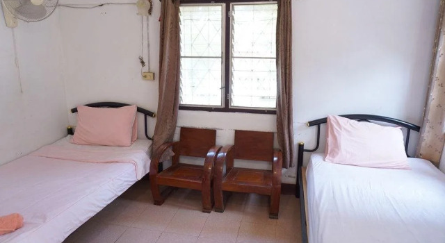 Pukdeemit Resort, Varaa Lomakeskus Hotellit North-Eastern Thailand pysäköinnillä, Pysäköinti
