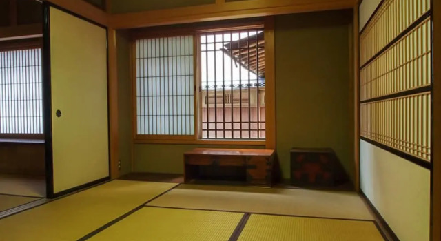 Коттедж SUKIYA-zukuri Suehiro House