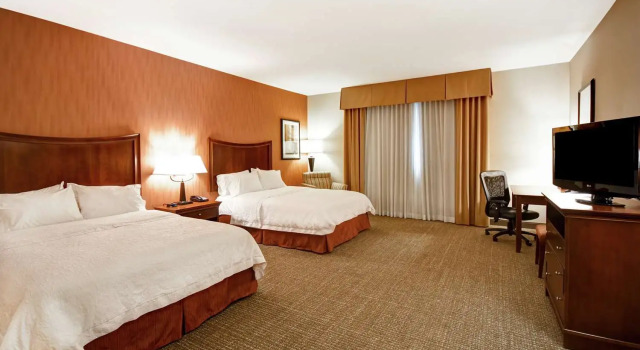 Четырёхместная студия Hampton Inn & Suites Folsom