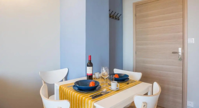Апартаменты T2 avec loggia fleurie et ensoleillée