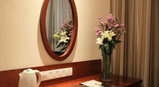 Семейный номер Standard GreenTree Inn XuanCheng Jixi County GuangMing Building Hotel