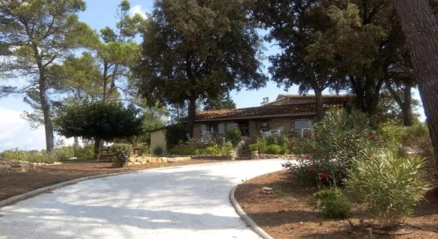 Коттедж c 1 комнатой Domaine LHelion