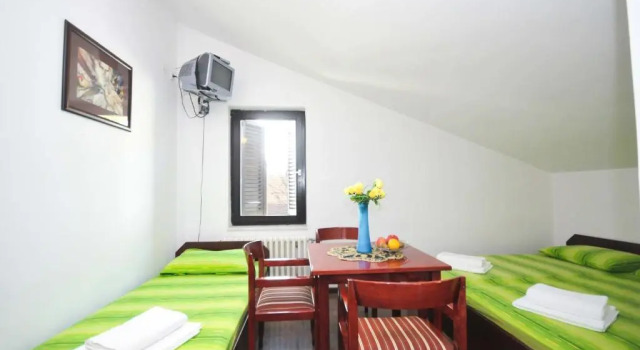 Апартаменты Deluxe с 2 комнатами с балконом и с видом на море Apartments Villa Mirjana