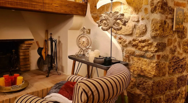 La Terrazza, Historic Tuscan Stone Residence With Garden and Terrace in Cetona