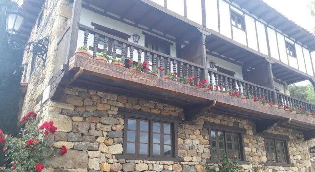 Posada Torcaz, Rezerwuj Hotel Hotele w Kantabria z parkingiem, Parking