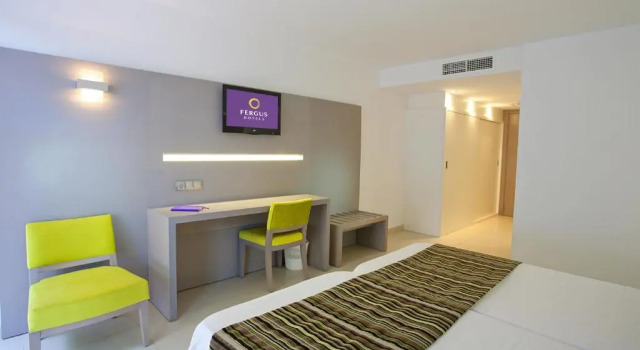 Economy Zimmer FERGUS Bermudas