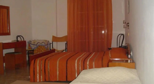 Apollon Hotel, Забронировать Отель Отели Метана с парковкой, рядом с Развалины Микен, Парковка