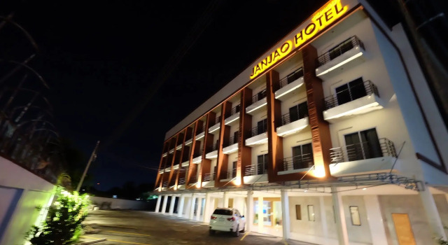 Janjao Hotel, Varaa Hotelli Hotellit North-Eastern Thailand pysäköinnillä, Pysäköinti
