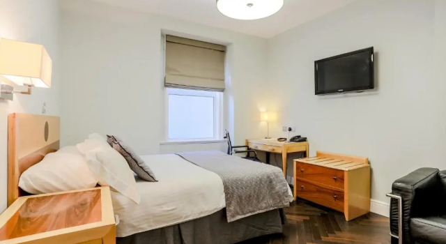 Одноместный номер Business Claremont Hotel