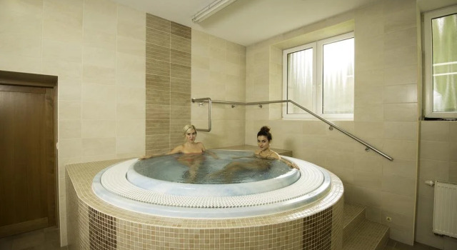 Hotel Skalka, Rezervovat Hotel Hotely v Žilinský kraj s parkováním, Parkování