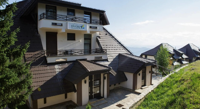 Dvori Sky View E13 Kopaonik - free private parking