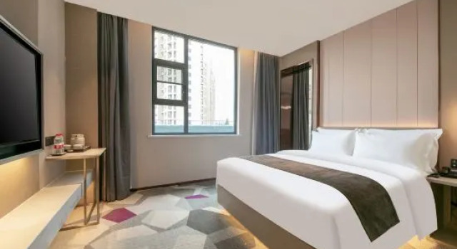 Люкс Deluxe Lavande Hotel (Jingzhou Yangtze University )