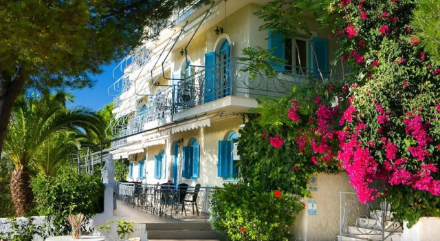 Апартаменты Irini Apartments