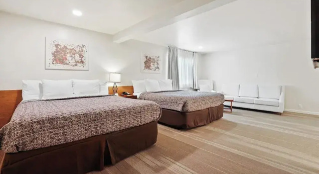 Номер Deluxe Brookhurst Plaza Inn