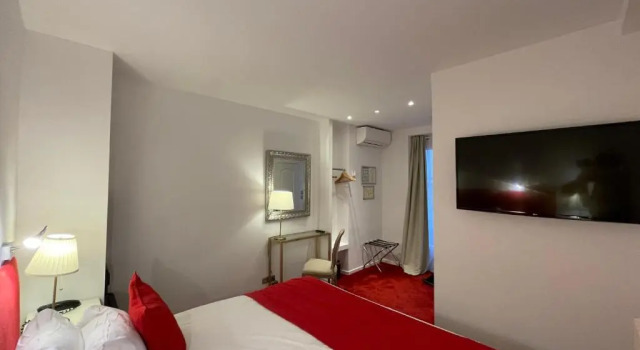 Двухместный номер Comfort Hôtel Churchill Bordeaux Centre