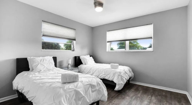 Hollywood Hills 3BD Home w Backyard