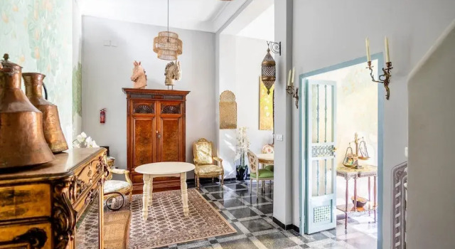 Cheerful 6 Bedroom House in Seville With Terraces, Забронировать Дом для отпуска Виллы Севильи, рядом с Железнодорожный вокзал Санта-Хуста, Вилла