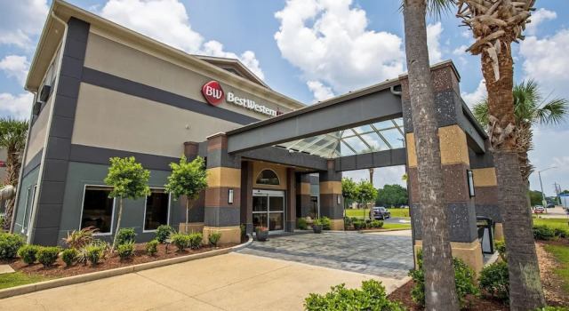 America's Best Inn & Suites Lafayette, Забронировать Отель Лафайетт Acadiana, рядом с Heymann Memorial Park
