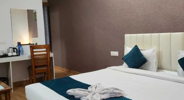 Двухместный номер Deluxe с балконом Treebo Advantage Inn