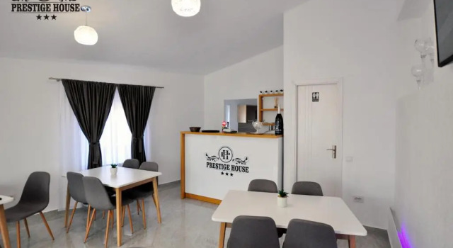 Pensiunea Prestige House, Забронировать Отель Отели Арджеш с парковкой, Парковка